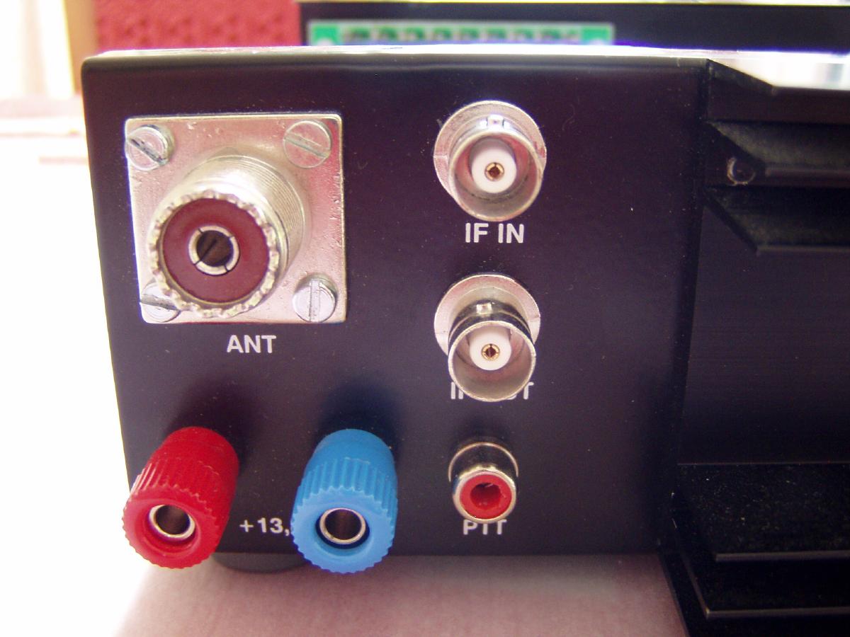 ME6-T rear panel